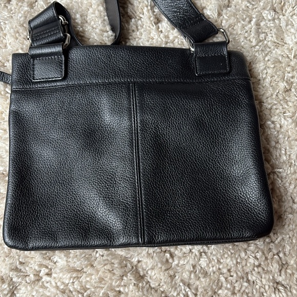 Danier Black Leather Crossbody Bag - Picture 3 of 7